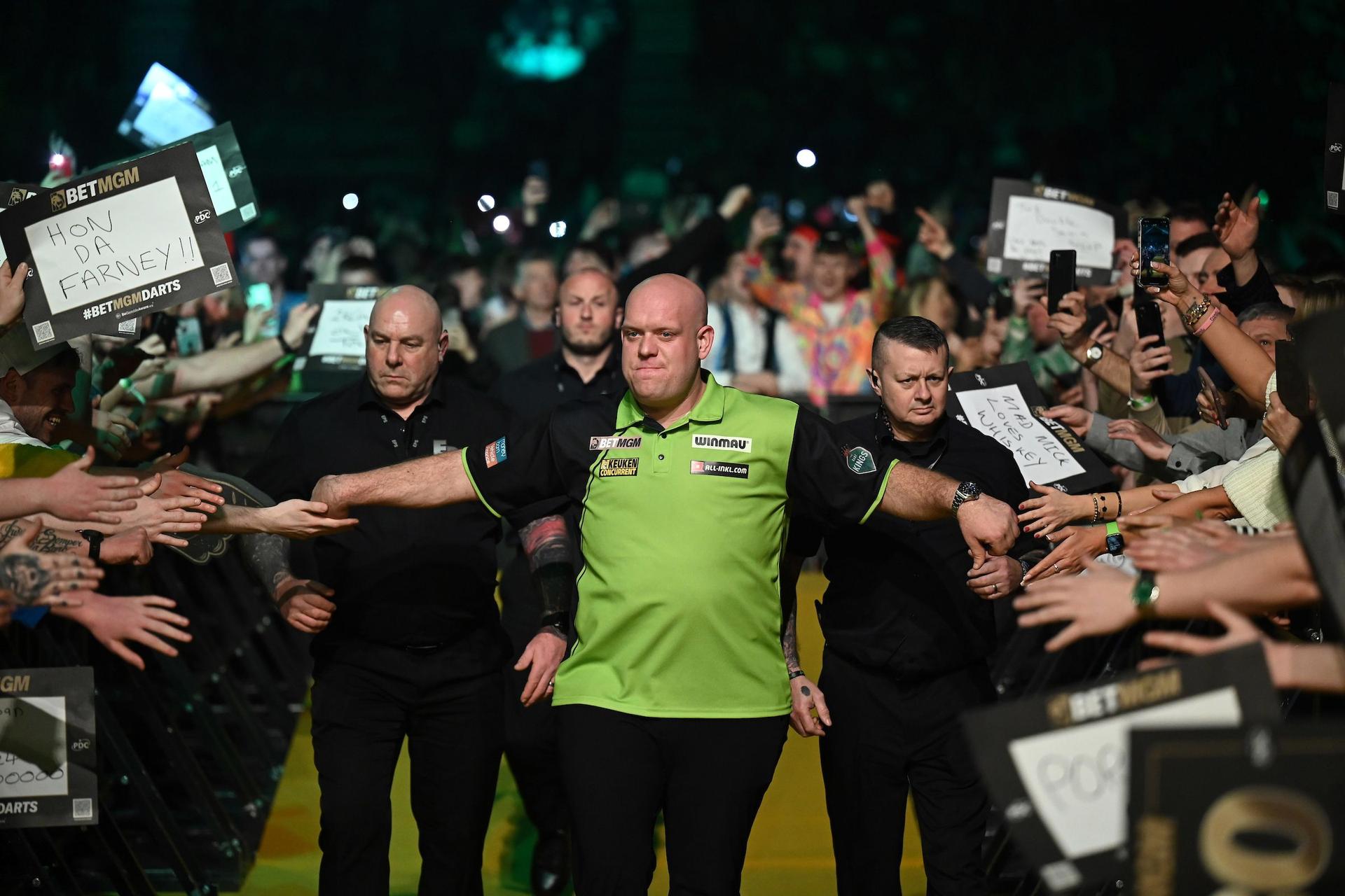 2024PL9QF_Van Gerwen11.JPG