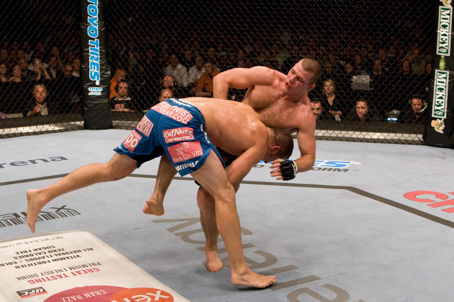 Michael Bisping def. Matt Hamill 